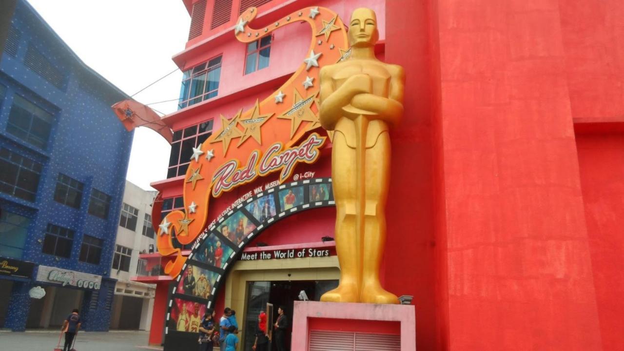 Sinar Rasa Homestay At I-Soho, I-City شاه علام المظهر الخارجي الصورة The entrance of the wax museum