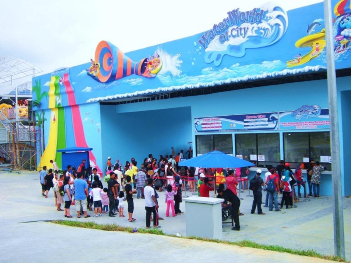 Sinar Rasa Homestay At I-Soho, I-City شاه علام المظهر الخارجي الصورة Splash Island Waterpark